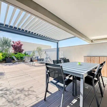 Guestready - Chic With Jacuzzi And Parking Lägenhet
