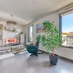 Guestready - Chic With Jacuzzi And Parking *