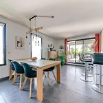 Guestready - Chic With Jacuzzi And Parking Apartament *