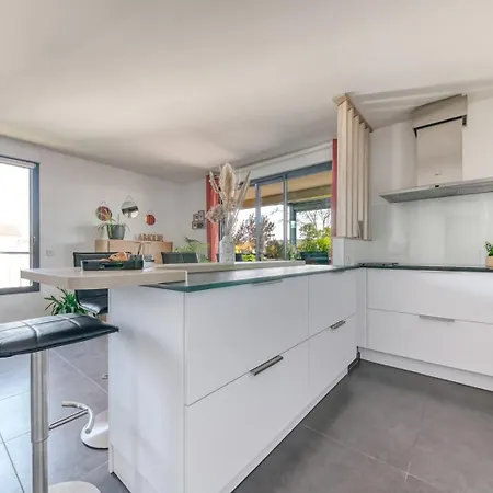 Guestready - Chic With Jacuzzi And Parking Lyon
