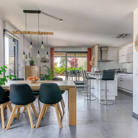 Guestready - Chic With Jacuzzi And Parking