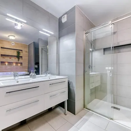 Guestready - Chic With Jacuzzi And Parking Apartment Lyon