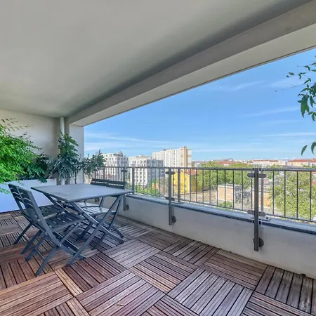 Apartment Guestready - Chic With Jacuzzi And Parking